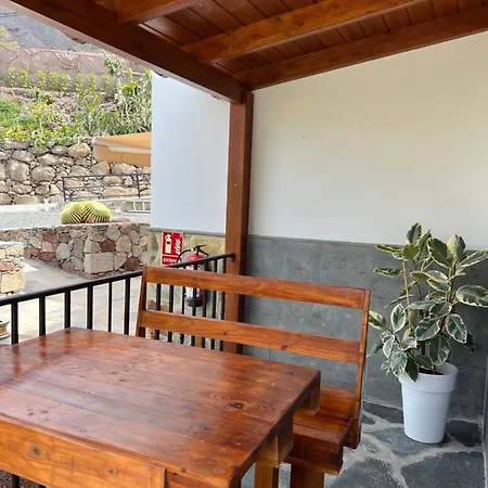 Con Bano Adaptado Y Piscina En