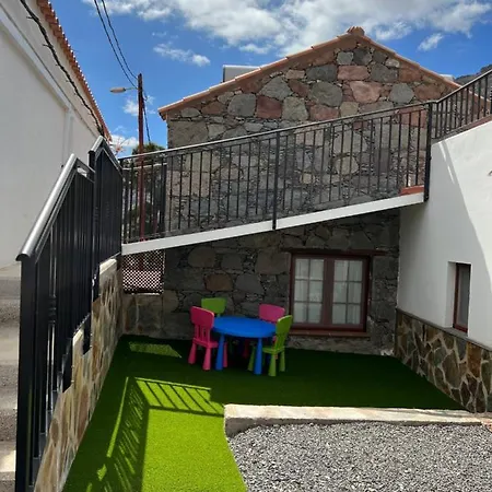 Con Bano Adaptado Y Piscina En