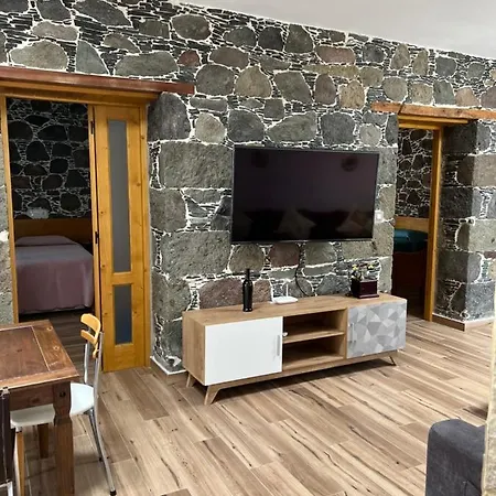 Con Bano Adaptado Y Piscina En Mogan