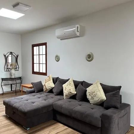Apartment Con Bano Adaptado Y Piscina En *