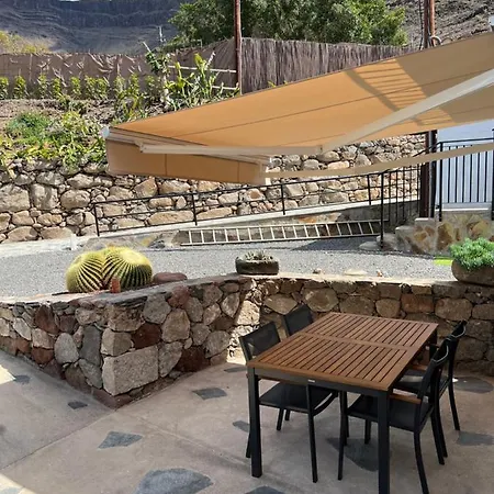 Con Bano Adaptado Y Piscina En Mogan