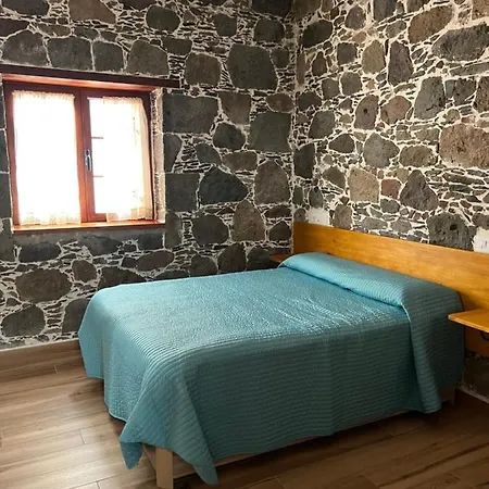 Con Bano Adaptado Y Piscina En