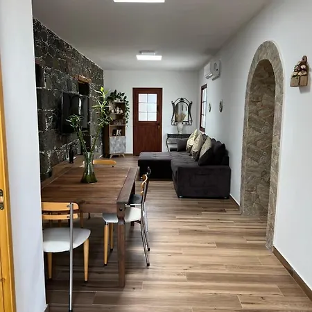 Con Bano Adaptado Y Piscina En *