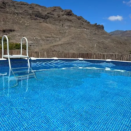 Con Bano Adaptado Y Piscina En